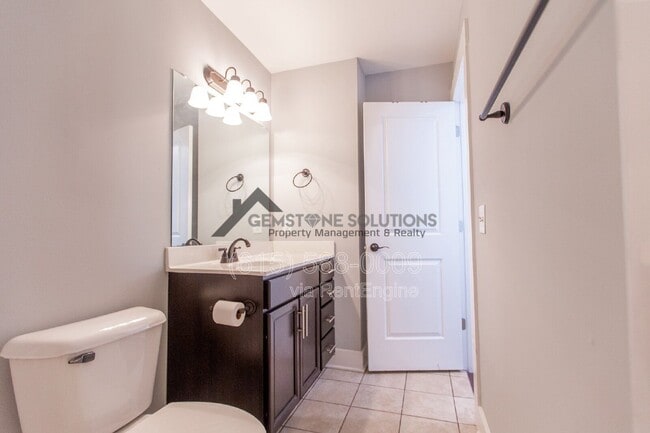 Building Photo - 1041 Honey Bush Cir