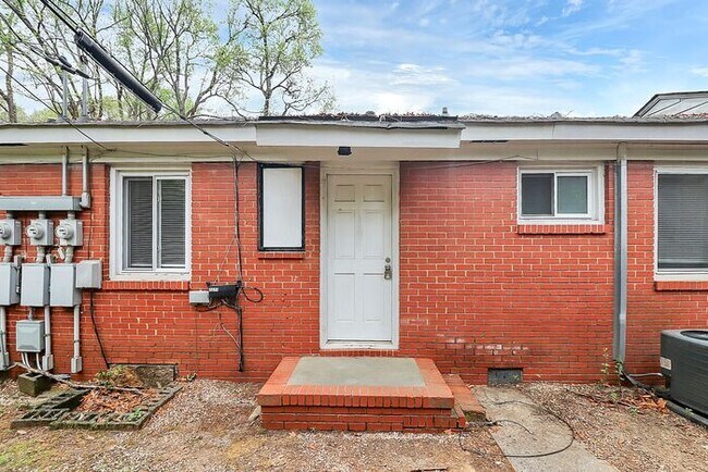 Building Photo - Charming 2BD/1BA Unit on Pecan Ave!