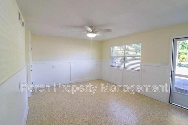 Building Photo - 157 E Strong St