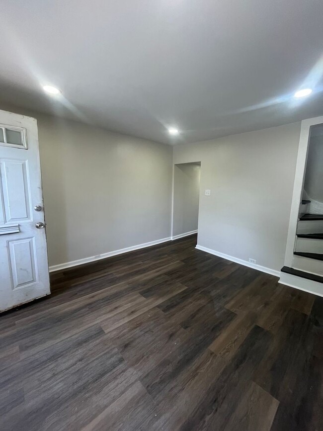 Building Photo - Cozy 3 bedroom 1 bath house