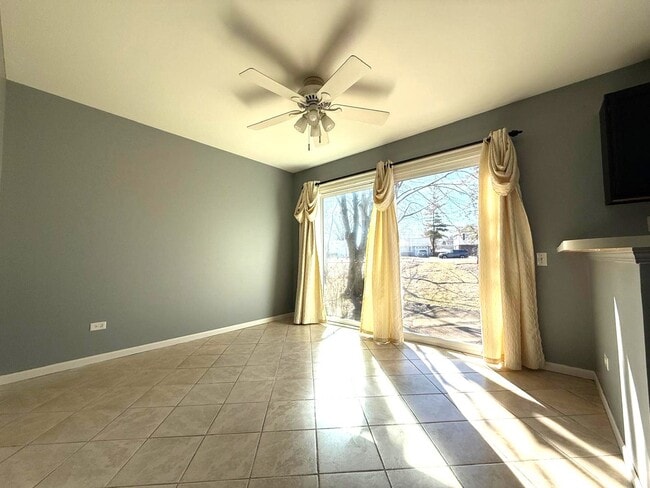 Building Photo - 295 Chrisman Dr