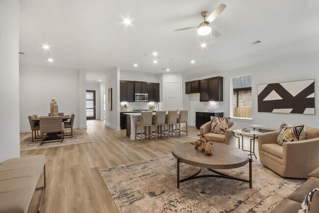 Building Photo - 363 Springfield Terrace Dr