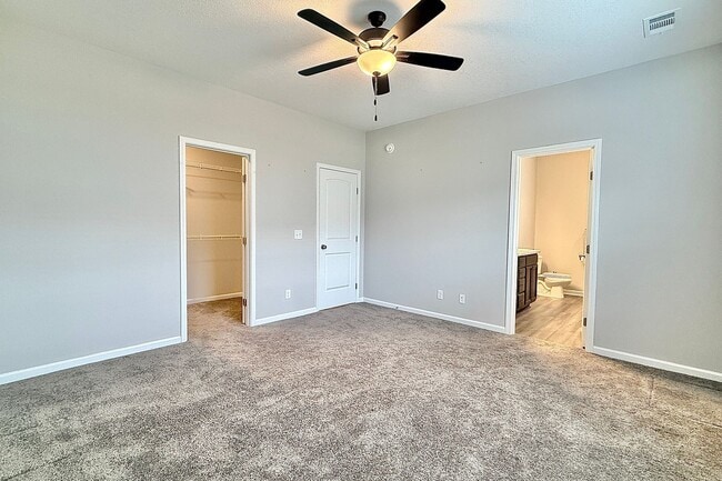 Building Photo - AVAILABLE NOW! (Pet Friendly)