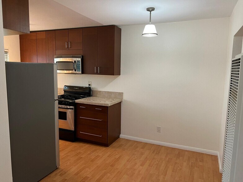 Building Photo - 4631 Mississippi St