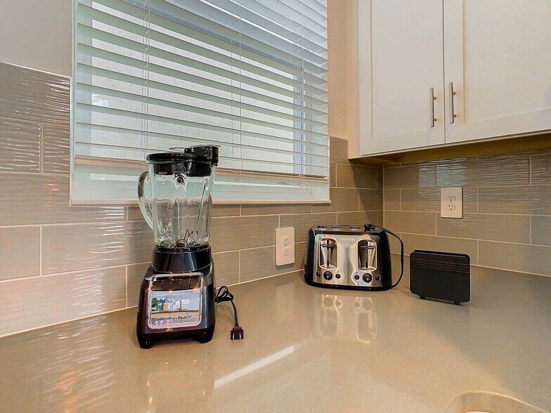 Building Photo - 8912 Takeaway Wy