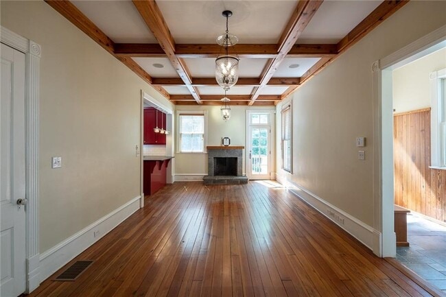 Building Photo - 765 Woodland Ave SE