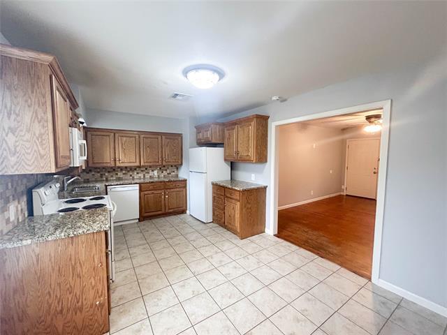 Building Photo - 111 Oaklawn Dr