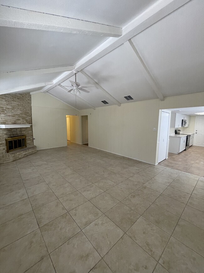 Building Photo - 6306 Madeleine Dr