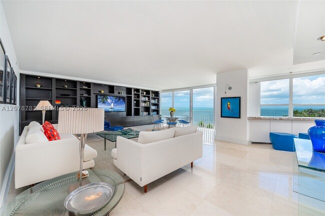 Building Photo - 613 Ocean Dr