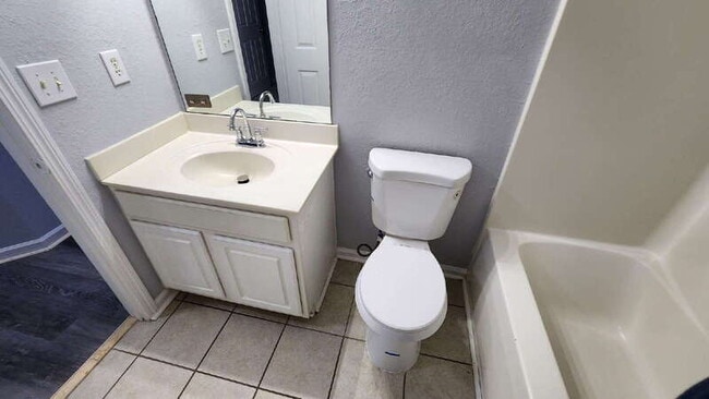 Building Photo - 385 Brookview Dr