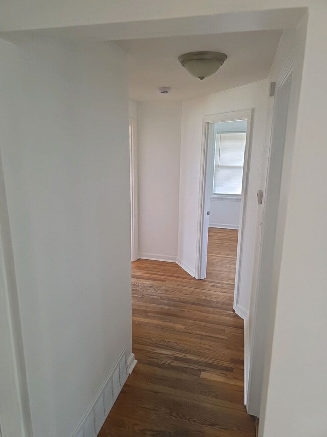 Building Photo - 7802 Columbine Dr