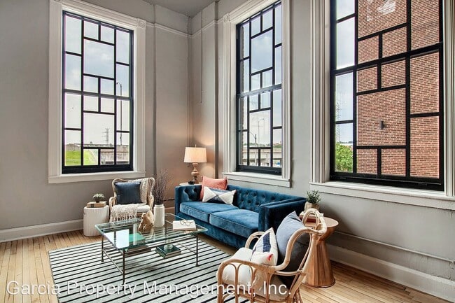 Building Photo - 1615 Hampton Ave