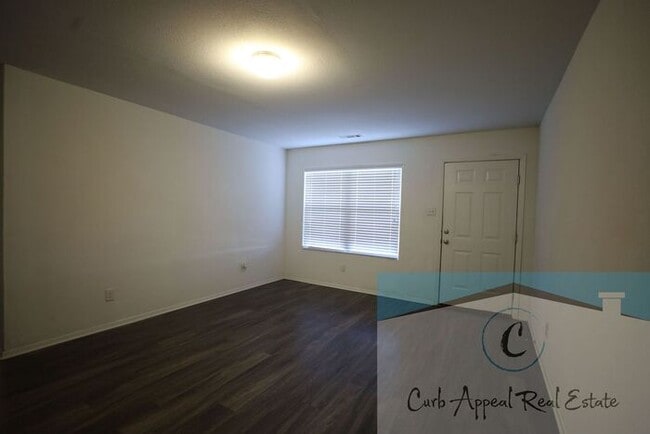 Building Photo - Move in special $800!! Beautiful 3 bed / 2 bath home - Nettleton!!