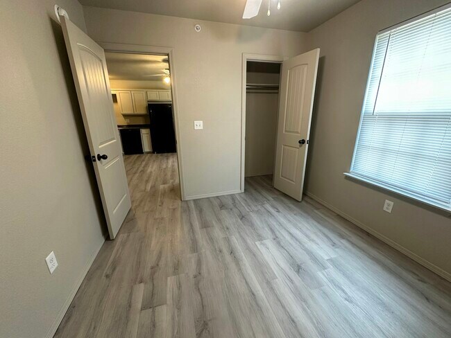 Building Photo - 112 S 25th St