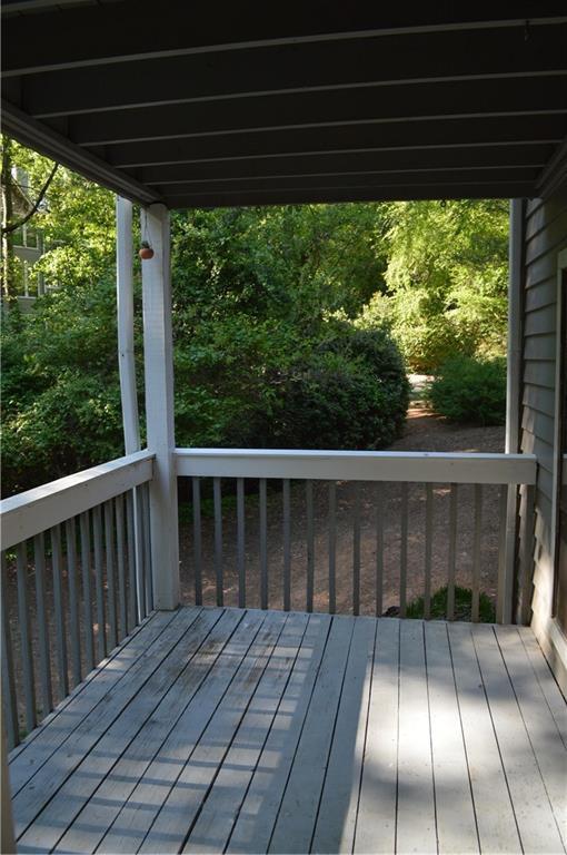 Building Photo - 527 Warm Springs Cir