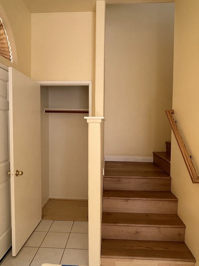 Building Photo - Cozy 3 bedroom Condo in the most demanded neighborhood at City of Alhambra