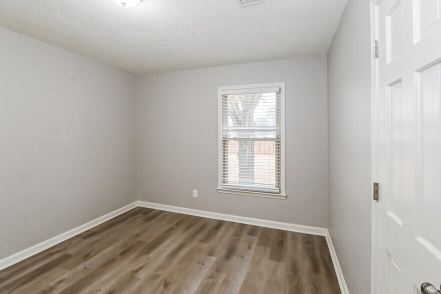 Building Photo - 7069 Cutter Mill Rd