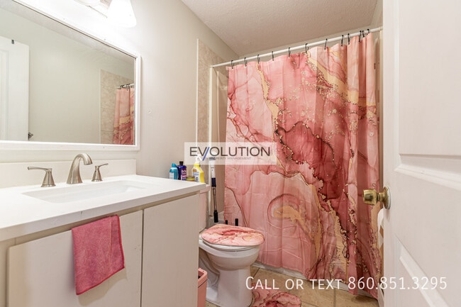 Building Photo - 71 Williams St