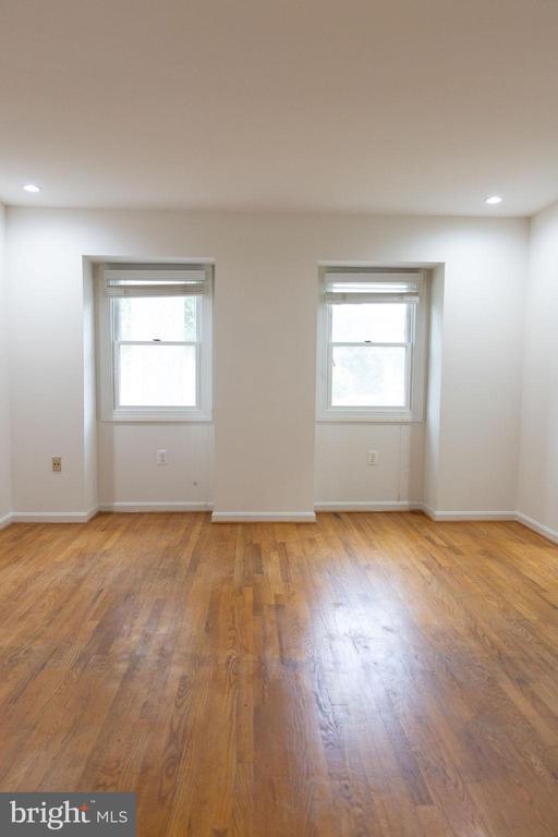 Building Photo - 1212 Forestwood Dr