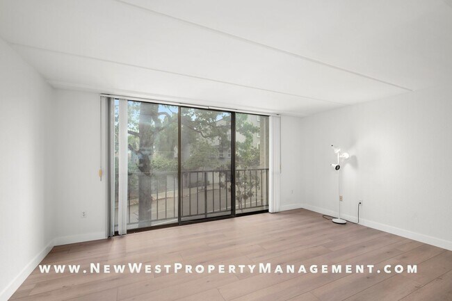 Building Photo - Renovated Cortez Hill 2 Bedroom at Symphon...