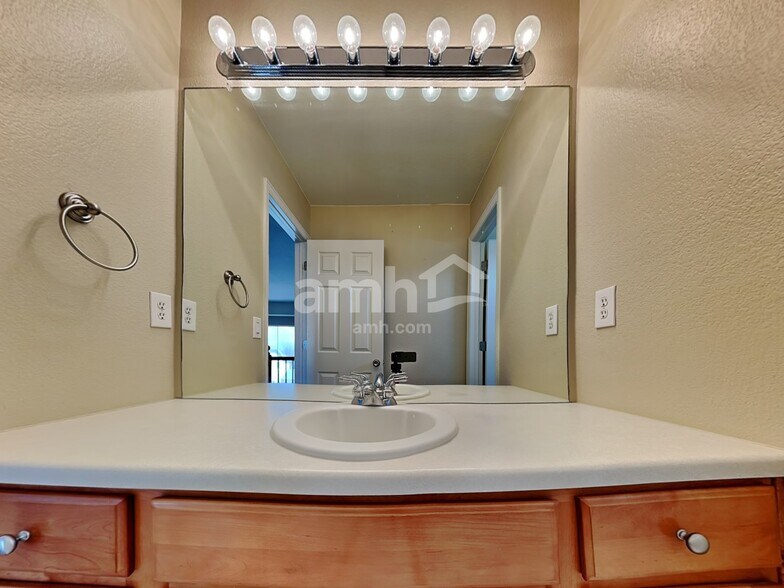 Building Photo - 285 Octillo St