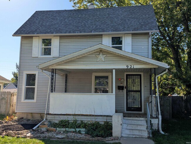Primary Photo - 921 S 34th St