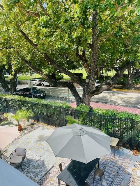 Building Photo - 736 13th St