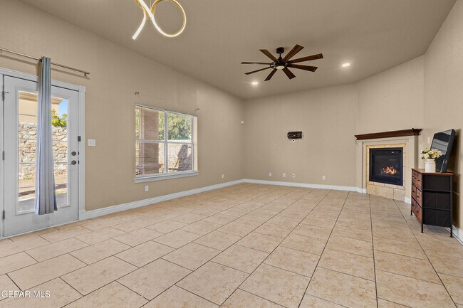 Building Photo - 11409 Pifas Nevarez Pl