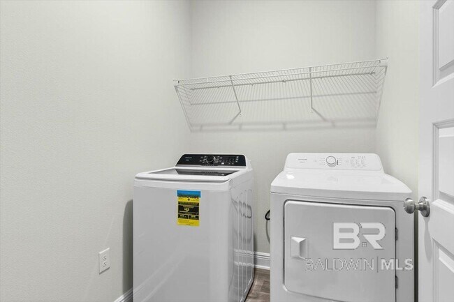 Building Photo - 13765 Shea Cir