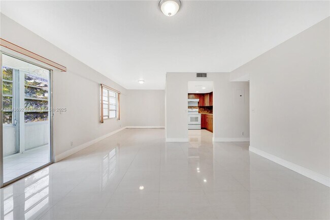 Building Photo - 100 SW 132nd Way