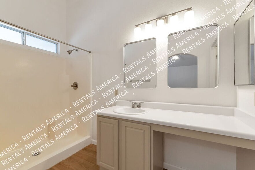 Building Photo - 8668 S Desert Dove Dr