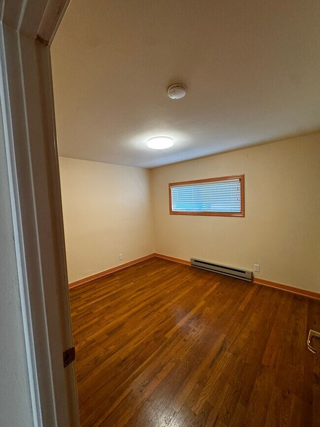 Building Photo - Stylish Updated 3-Bedroom Home in Desirable South Eugene