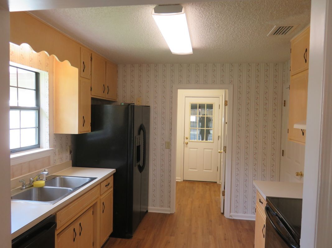 Building Photo - 432 Merlin Way