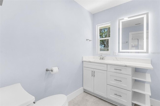 Building Photo - 716 Sarabay Rd