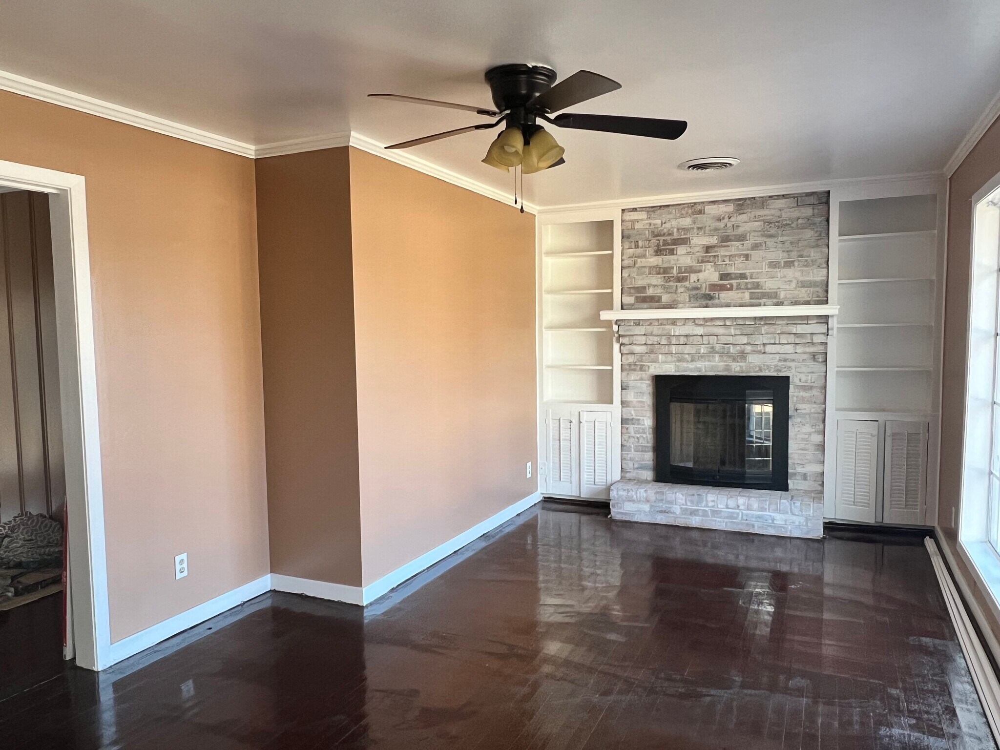 McCrary Living (2) - 508 N McCrary Rd