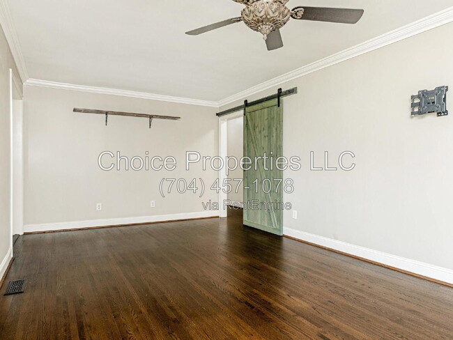 Building Photo - 1174 Robinhood Cir
