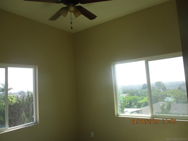 Building Photo - 5448 Mary Ln Dr