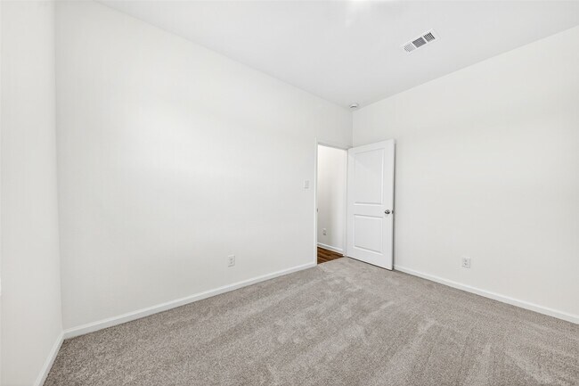 Building Photo - 15049 Ronan Dr