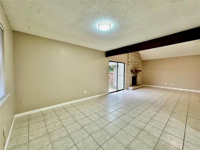 Building Photo - 1611 Onion Creek Village Dr