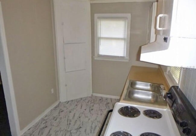 Building Photo - 424 E Dr Martin Luther King Jr Blvd