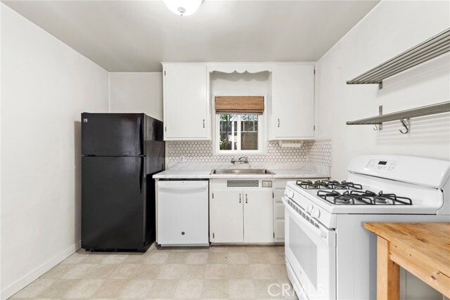 Building Photo - 419 Poinsettia Ave