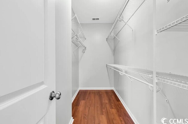 Building Photo - 4462 Marshwood Dr