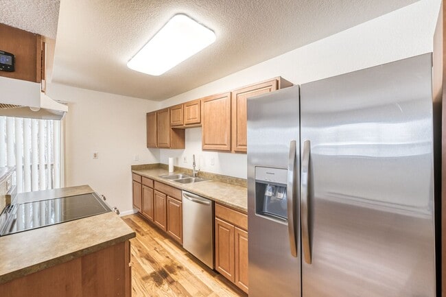 Building Photo - 2529 W Vermijo Ave