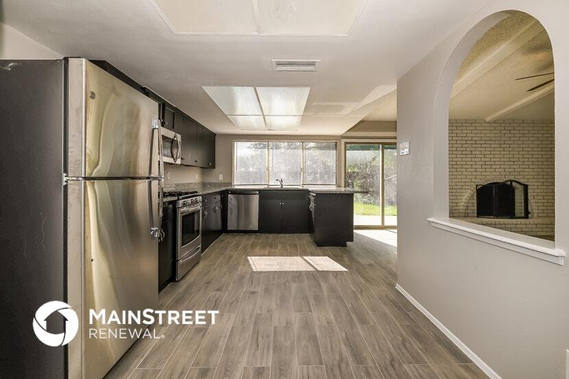 Building Photo - 450 Thistle Dr