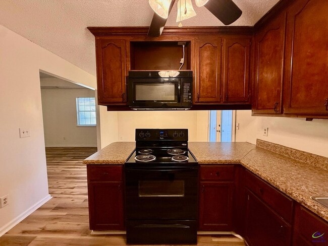 Building Photo - 126 Kensington Cir