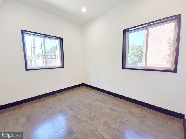 Building Photo - 519 N 38th St