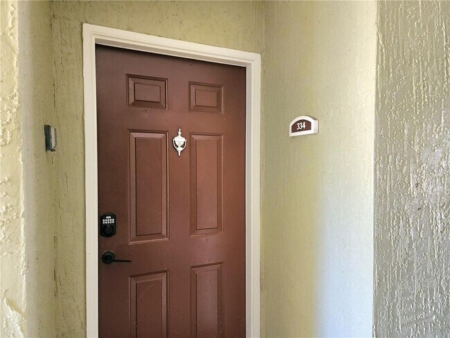 Building Photo - 712 Crest Pines Dr