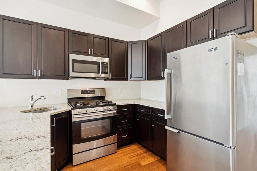 Building Photo - 1714 Fontain St