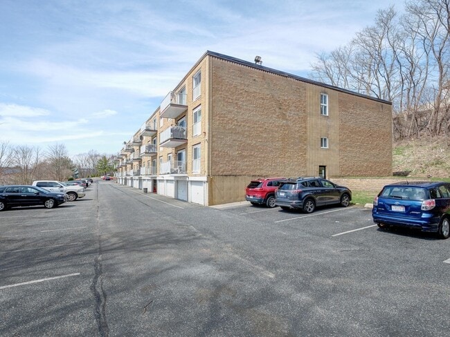 Building Photo - 18 Wrentham Rd