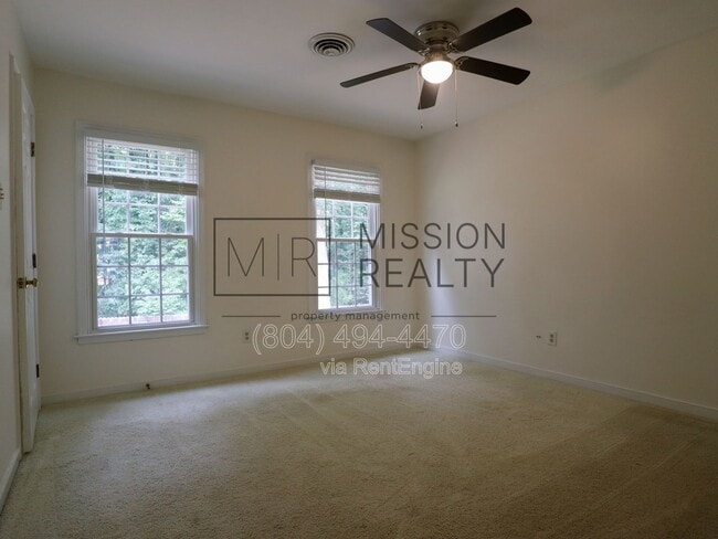 Building Photo - 4600 Cedar Cliff Rd